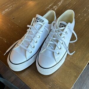 Women’s Platform Converse - like new, only worn 2x!